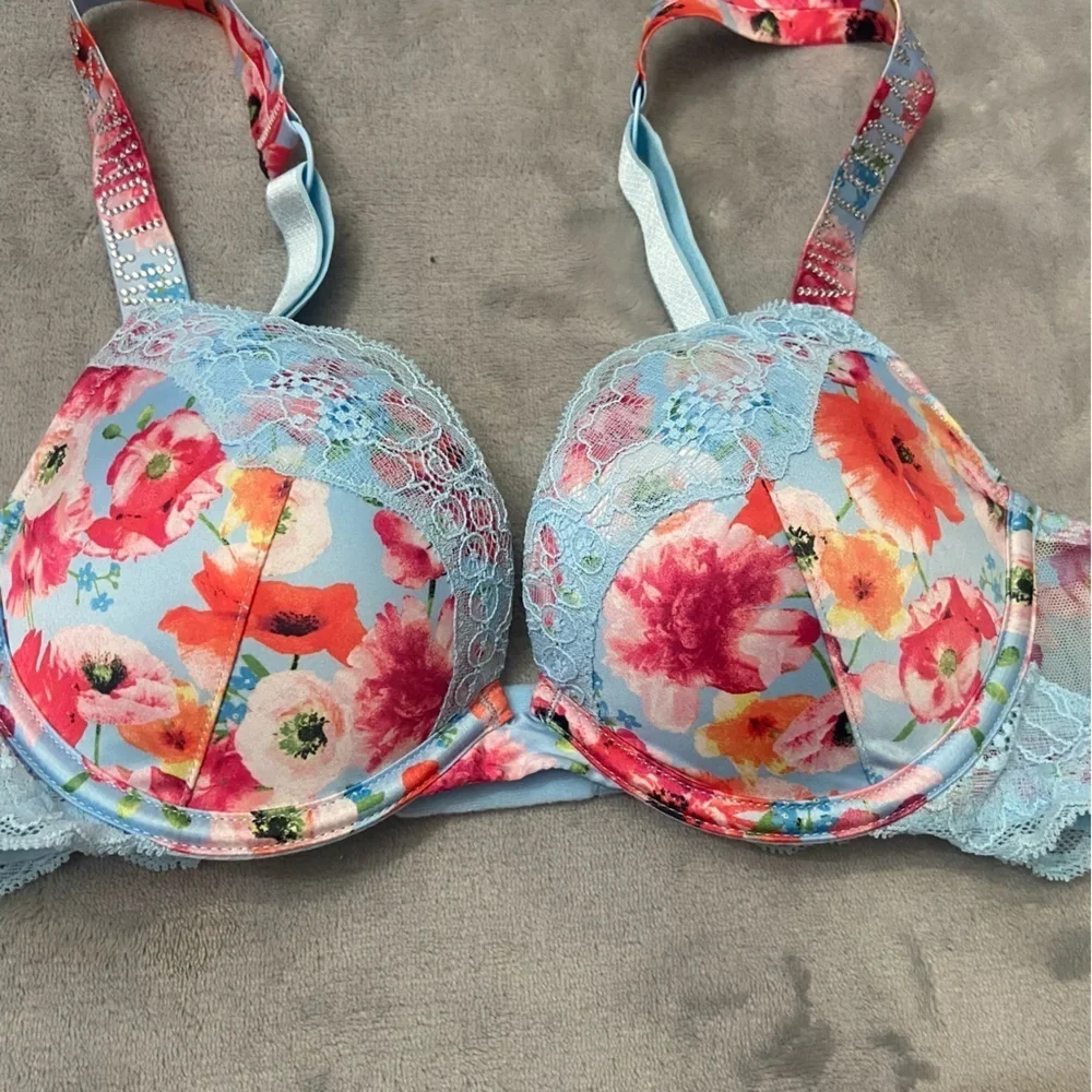 New! Victoria’s Secret Very Sexy Shine logo strap push-up bra 10267